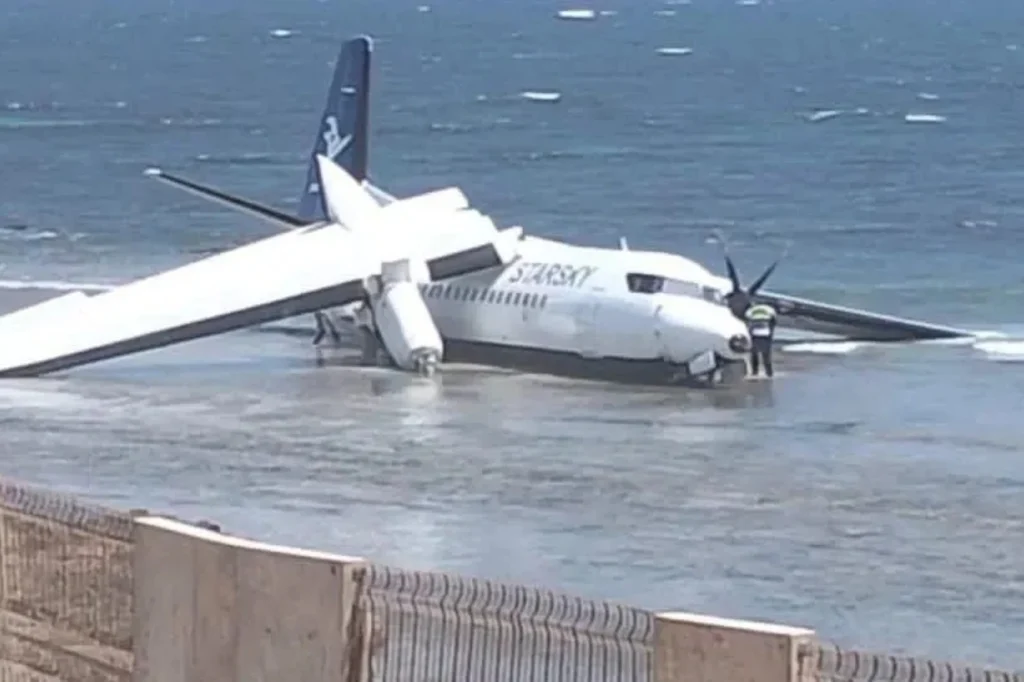 55 Sobreviventes evacuados após pouso forçado do Fokker 50 na Somália