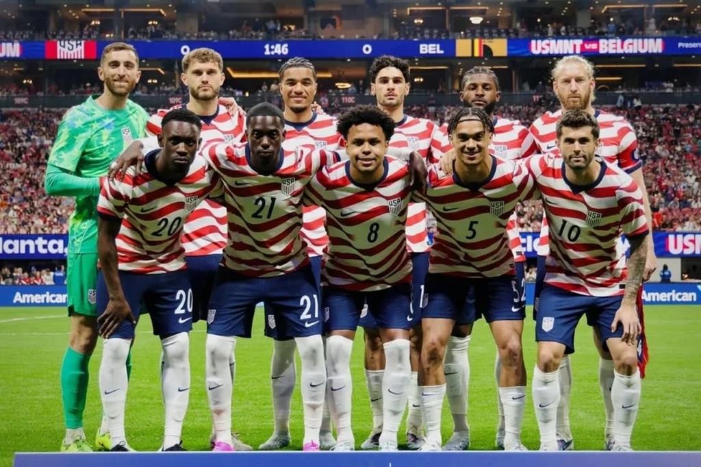 EUA Pronta para a Copa: História em Casa, Técnico Pochettino a Dirigir