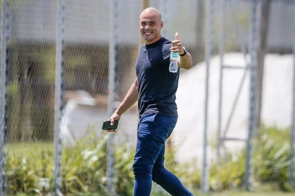 Corinthians contrata Julio Cesar como gerente de futebol agora