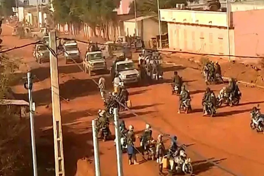 Grupo da Al-Qaeda ataca Mali agora e mata ministro em ofensiva