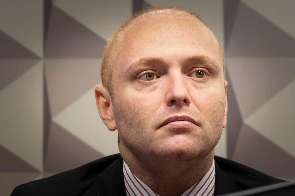 Hacker Delgatti é transferido agora para presídio no interior de SP Hacker Delgatti é transferido agora para presídio no interior de SP