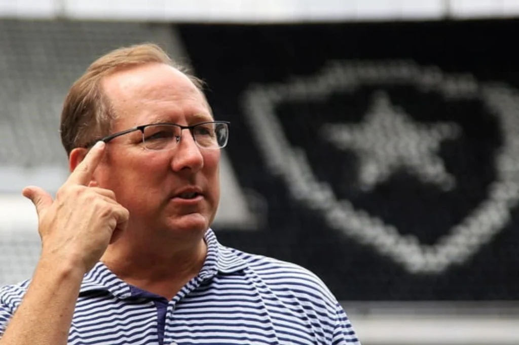 Botafogo anuncia Durcésio Mello como novo comandante interino da SAF agora após saída de Textor