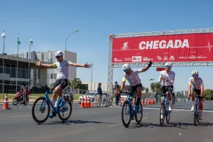 Metrópoles Endurance Ciclismo MTB: Desafio Extremo com 6 Voltas no Autódromo Piquet